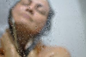 Bathe with very hot water