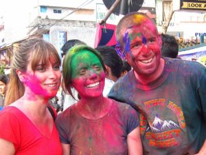 How to organize a Holi party